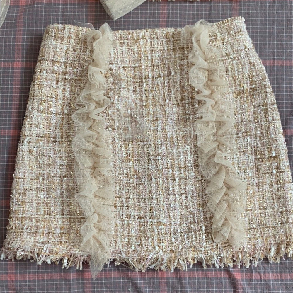 Elegant Cream Tweed Skirt ruffle lace